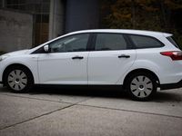 Gebraucht Ford Focus 101 PS (74 kW) 2013 Weiß Kombi