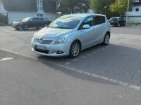 Gebraucht Toyota Verso 150 PS (110 kW) 2009 Silber Van / Kleinbus