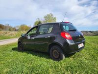 Gebraucht Renault Clio II 75 PS (55 kW) 2007 Schwarz Kleinwagen
