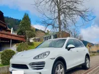 Second-hand Porsche Cayenne 299 CP (219 kW) 2012 Alb SUV