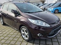 Gebraucht Ford Fiesta Titanium 97 PS (71 kW) 2010 Rot Kleinwagen