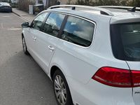 Gebraucht VW Passat 140 PS (102 kW) 2012 Weiß Kombi