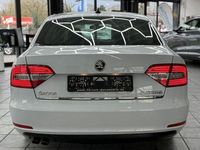 Gebraucht Skoda Superb Elegance 170 PS (125 kW) 2015 Moonweiss metallic Limousine