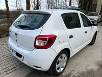 Gebraucht Dacia Sandero 73 PS (53 kW) 2015 Weiß Limousine