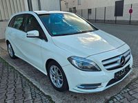 Gebraucht Mercedes B180 122 PS (89 kW) 2014 Calcitweiss  unilack Kleinwagen