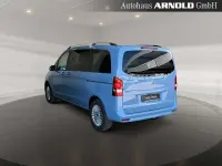 Gebraucht Mercedes V220 163 PS (119 kW) 2025 Blau Van / Kleinbus