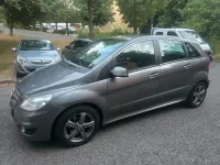 Gebraucht Mercedes B180 109 PS (80 kW) 2009 Silber Van / Kleinbus