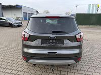 Gebraucht Ford Kuga Titanium 150 PS (110 kW) 2017 Grau SUV