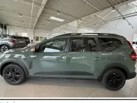 Neu Dacia Jogger Extreme 141 PS (103 kW) 2025 Grün Van / Kleinbus