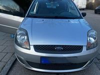 Gebraucht Ford Fiesta 60 PS (44 kW) 2007 Silber Kleinwagen