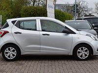 Gebraucht Hyundai i10 Classic 67 PS (49 kW) 2015 Silber Kleinwagen