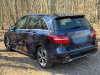 Gebraucht Mercedes B200 136 PS (100 kW) 2017 Blau Van / Kleinbus