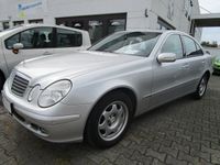Gebraucht Mercedes E240 Classic 177 PS (130 kW) 2004 Silber metallic Limousine