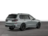 Gebraucht BMW X7 381 PS (280 kW) 2025 Grau SUV