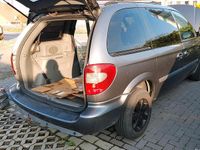 Usado Chrysler Voyager 150 HP (110 kW) 2006 Cinzento Monovolume