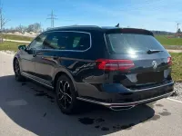 Gebraucht VW Passat Highline 239 PS (175 kW) 2016 Schwarz Kombi