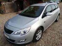 Gebraucht Opel Astra Edition 120 PS (88 kW) 2011 Silber Kombi