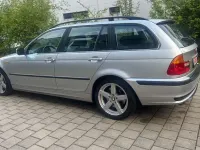 Gebraucht BMW 330 184 PS (135 kW) 2001 Titansilber Kombi