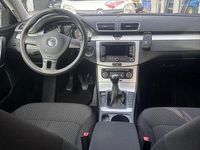 Gebraucht VW Passat 122 PS (89 kW) 2011 Grau Kombi