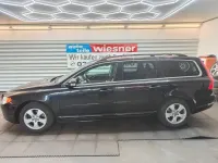 Gebraucht Volvo V70 Momentum 145 PS (106 kW) 2010 Schwarz Kombi