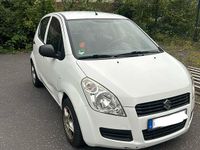 Gebraucht Suzuki Splash 65 PS (47 kW) 2011 Weiß Kleinwagen