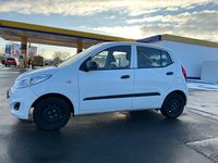 Gebraucht Hyundai i10 Edition 69 PS (50 kW) 2013 Weiß Kleinwagen