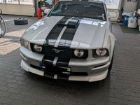 Gebraucht Ford Mustang GT 305 PS (224 kW) 2008 Silber Coupé