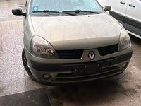 Gebraucht Renault Clio II 55 PS (40 kW) 2003 Grün Kleinwagen
