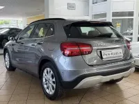 Gebraucht Mercedes GLA180 122 PS (89 kW) 2020 Mountaingrau  met. (metallic) SUV