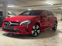 Gebraucht Mercedes A180 122 PS (89 kW) 2016 Rot Limousine