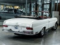 Gebraucht Mercedes 220 120 PS (88 kW) 1963 Weiß Cabrio