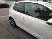 Gebraucht VW Golf 122 PS (89 kW) 2009 Weiß Coupé