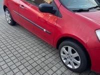 Gebraucht Renault Clio II 75 PS (55 kW) 2009 Rot Kleinwagen