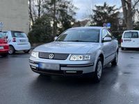 Usata VW Passat 116 CV (85 kW) 2000 Argento Berlina