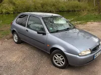 Używany Ford Fiesta 60 KM (44 kW) 1997 Srebrny Hatchback