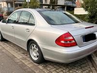 Gebraucht Mercedes E200 163 PS (119 kW) 2004 Silber Limousine