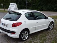 Gebraucht Peugeot 206+ 75 PS (55 kW) 2010 Weiß metallic Kleinwagen