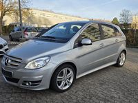 Gebraucht Mercedes B160 95 PS (69 kW) 2009 Silber Van / Kleinbus