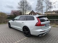 Gebraucht Volvo V60 R-Design 150 PS (110 kW) 2020 Grau Kombi