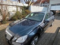 Gebraucht Mercedes E200 136 PS (100 kW) 2011 Grau Kombi