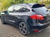 Second-hand Porsche Cayenne 300 CP (220 kW) 2013 Negru SUV