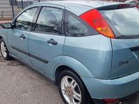Usata Ford Focus Trend 116 CV (85 kW) 1998 Verde Berlina