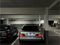 Gebraucht Mercedes E240 170 PS (125 kW) 1998 Silber Limousine