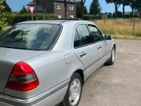 Gebraucht Mercedes C180 125 PS (91 kW) 1993 Silber Limousine