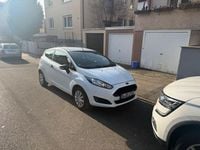 Gebraucht Ford Fiesta 60 PS (44 kW) 2016 Weiß Kleinwagen