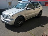 Second-hand Mercedes ML270 163 CP (119 kW) 2003 Argintiu SUV
