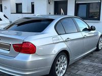 Gebraucht BMW 320 Sport Line 177 PS (130 kW) 2009 Silber Limousine