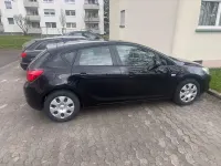 Gebraucht Opel Astra Design Edition 101 PS (74 kW) 2011 Schwarz Limousine