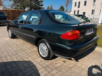 Second-hand Ford Mondeo 115 CP (84 kW) 1994 Verde Berlinǎ