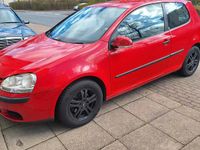 Second-hand VW Golf 75 CP (55 kW) 2005 Roșu Coupe